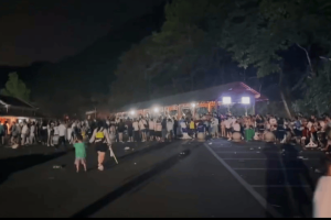 贵州一景区大量游客被滞留至凌晨，景区道歉