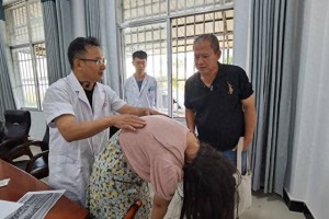 普洱市儿童青少年脊柱侧弯巡回义诊走进宁洱