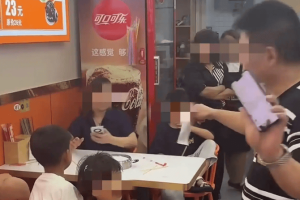 “3女子带4孩多次续面”争议后续：双方和解，差评已删
