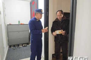 “敲门行动” 书堂路站开展春节前走访慰问