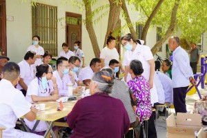 我为群众办实事丨阿瓦提县：社区义诊暖民心 健康护航惠居民