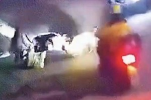 驱赶犬只救人的汕头外卖小哥获见义勇为慰问金！曾用餐箱砸狗