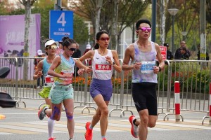 白岩松称医院应给张水华调岗，有点站着说话不腰疼