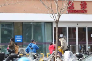 抽一路熏一路，公共场所的“游烟”何时不呛人？