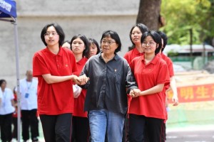 张桂梅将连续15年送考，30万字《张桂梅》传记出版