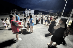 女孩因父亲治病放弃本科改报专科：有人上门捐款，送运动鞋