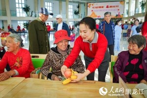 鸡西市福彩中心开展“公益福彩 益路花开”走进公益机构活动