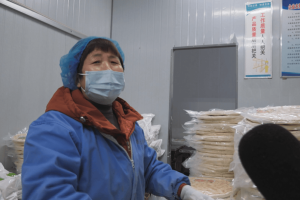 富平县张桥镇：饼类年货销售旺 带动就业促增收