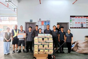 “清凉礼包”直达一线!马峦街道坪环社区开展高温慰问活动