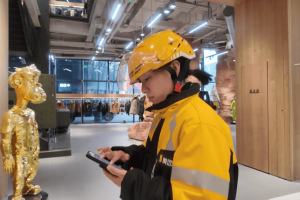 无声骑手穿梭 有“爱”订单抵达