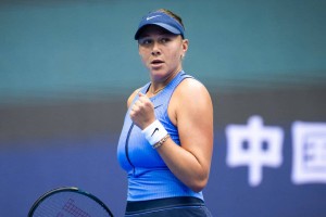中网女单决赛前瞻：00后对决上演，捷克新星冲击最高级别冠军