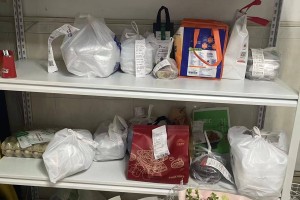 失业中年为香港人跨境送外卖 烧烤受欢迎