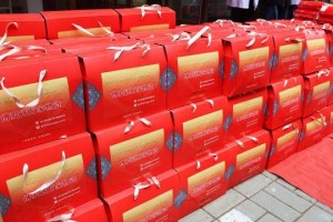 党建红引领博爱暖 金水区红十字 开展暖冬慰问活动