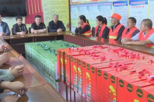 鹿邑：桑梓情牵中秋月 乡贤慰问暖人心