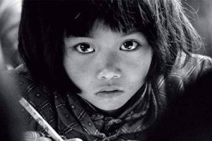 当初希望工程里的大眼睛女孩，如今怎么样？