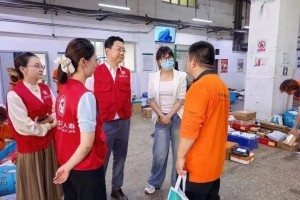 从快递小哥到银发老人，TA们精准办实事暖民心
