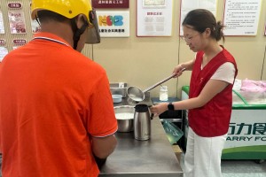 凌晨五点半的“烟火气”，这个村级爱心粥屋两年送出3万份免费早餐