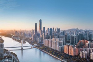 连续三个月，70城二手房价无一城上涨！二手房价到底了吗？