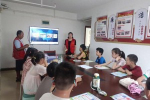 垃圾分类知识课堂，点亮孩子环保心