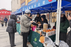 连云港海州区：“助农市集”敞开市民尝“鲜”之门