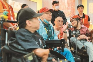 “红色志愿者”成西安博物院“金招牌”