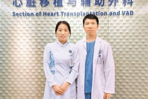 “省医夫妇”深圳北站救回一条人命 78岁老人感慨“重生满月”