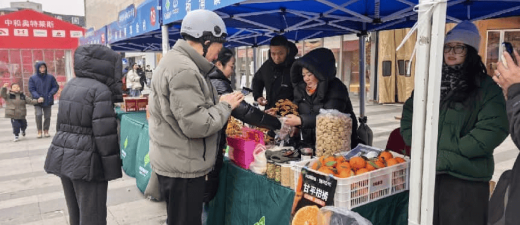 连云港海州区：“助农市集”敞开市民尝“鲜”之门